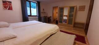 Гостевой дом LerMont Guest House Lermontovo Семейный номер с видом на лес (для 2 взрослых и 2 детей)-3